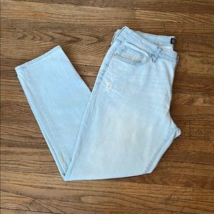 Women’s GAP Girlfriend Light Destroyed Jeans